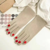 Supéria Touch Screen Gloves with Nail Design